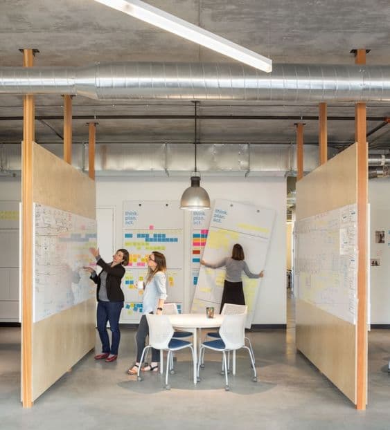 10 TENDENCIAS EN DISEÑO DE OFICINAS PARA EL 2024 QUE TRANSFORMARÁN TU ESPACIO DE TRABAJO