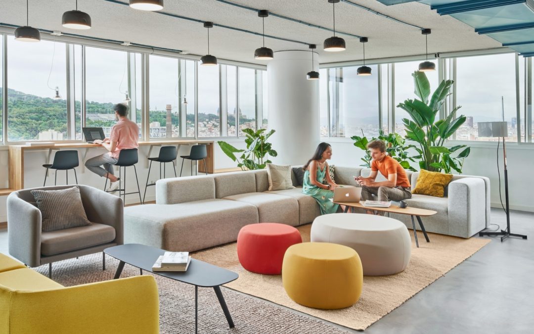 Diseño de espacios colaborativos: fomentando la creatividad en la oficina